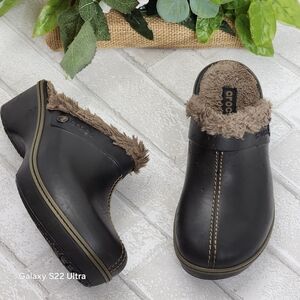 Crocs Women's Black Clogs with Faux Fur Lining